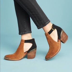 Woodruff cutout ankle bootie